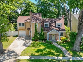 2595 Yorktown Street, Oceanside NY 11572