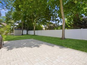 2595 Yorktown Street, Oceanside NY 11572