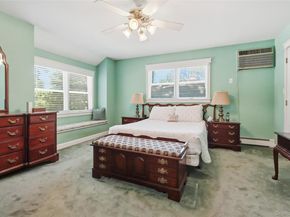 2595 Yorktown Street, Oceanside NY 11572