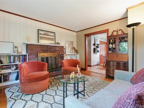 2595 Yorktown Street, Oceanside NY 11572