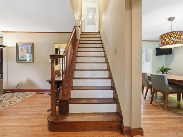 2595 Yorktown Street, Oceanside NY 11572