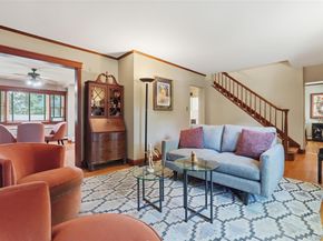 2595 Yorktown Street, Oceanside NY 11572