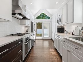 2595 Yorktown Street, Oceanside NY 11572