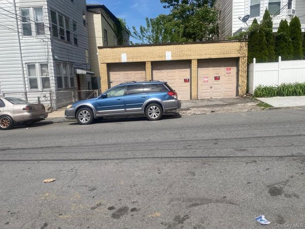173 Elm Street, Yonkers NY 10701