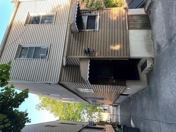 68-20 65th Street, Ridgewood NY 11385
