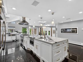 5 Glen Hill Court, Dix Hills NY 11746