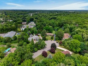 5 Glen Hill Court, Dix Hills NY 11746