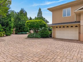 5 Glen Hill Court, Dix Hills NY 11746