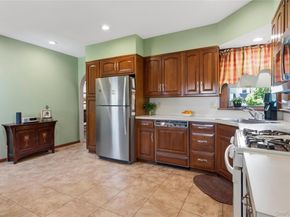 1032 N 6th Street, New Hyde Park NY 11040