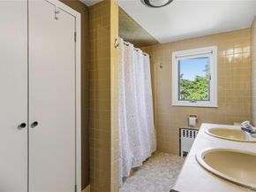 1032 N 6th Street, New Hyde Park NY 11040