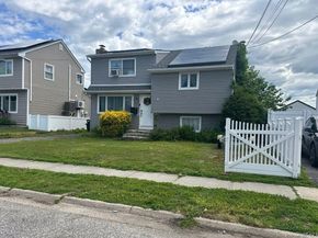 265 East Drive, Copiague NY 11726