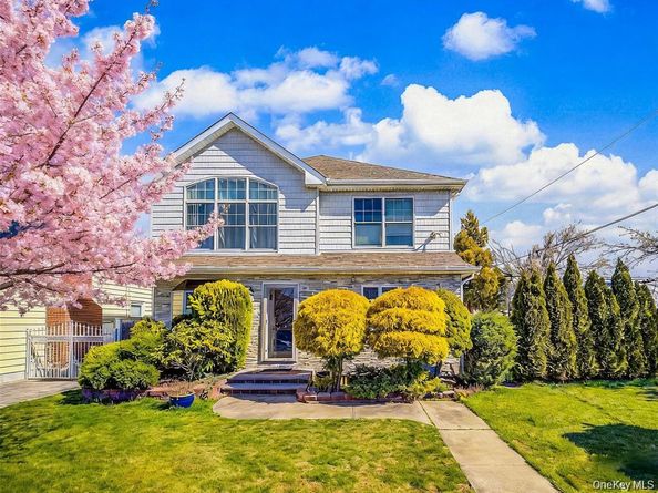 253 Devonshire Drive, New Hyde Park NY 11040
