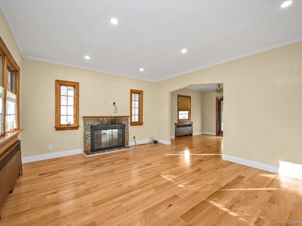 85-11 Eton Street, Jamaica Estates NY 11432