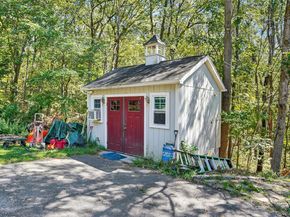 986 Cliff Avenue, Yorktown Heights NY 10598