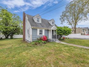 466 44th Street, Copiague NY 11726