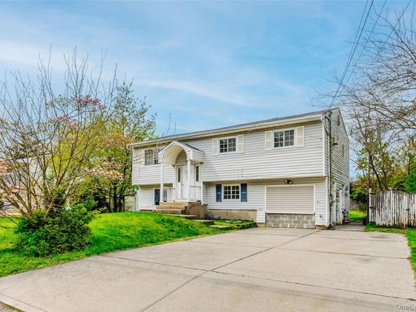 19 Liberty Avenue, Selden NY 11784
