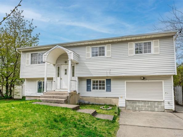19 Liberty Avenue, Selden NY 11784