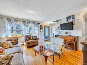 190 Sylvester Street, Westbury NY 11590