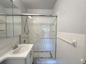 269-10 Grand Central Parkway 4O, Floral Park NY 11005