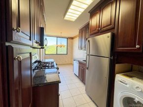 269-10 Grand Central Parkway 4O, Floral Park NY 11005