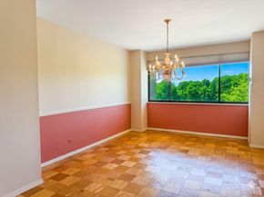 269-10 Grand Central Parkway 4O, Floral Park NY 11005