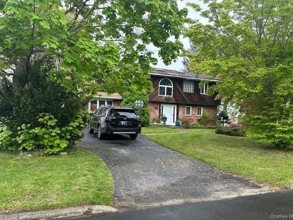 223 Sherry Street, East Islip NY 11730