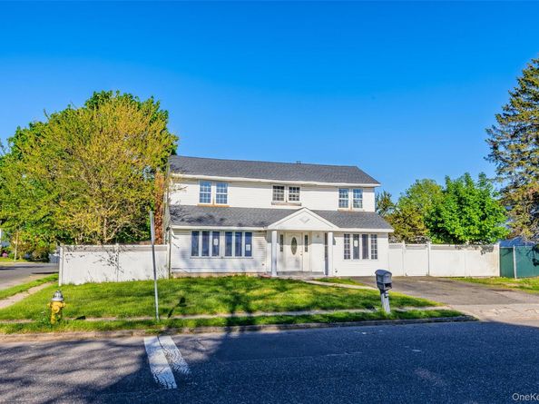 147 Branch Avenue, Central Islip NY 11722