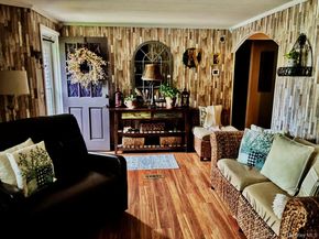 1661 Old Country 383, Riverhead NY 11901