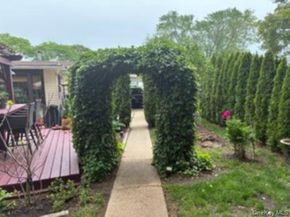 1661 Old Country 383, Riverhead NY 11901