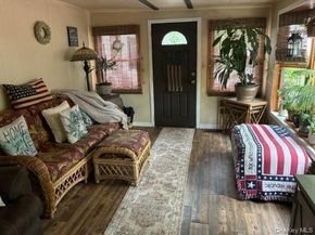 1661 Old Country 383, Riverhead NY 11901