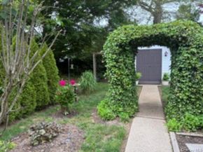 1661 Old Country 383, Riverhead NY 11901