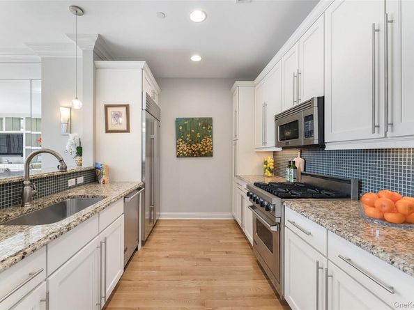 1 Christie Place 406W, Scarsdale NY 10583