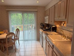 8 Stell Lane, East Northport NY 11731
