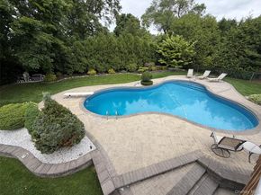 8 Stell Lane, East Northport NY 11731