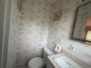 8 Stell Lane, East Northport NY 11731