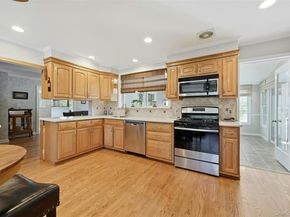 661 Shore Drive, Oakdale NY 11769