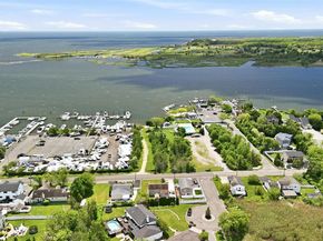 661 Shore Drive, Oakdale NY 11769