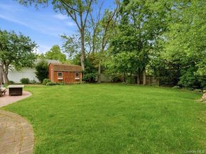 123 Meroke Lane, East Islip NY 11730