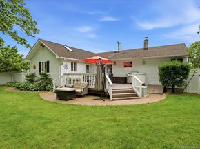 123 Meroke Lane, East Islip NY 11730
