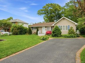 123 Meroke Lane, East Islip NY 11730