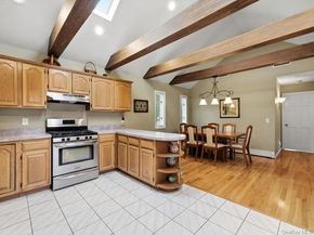 123 Meroke Lane, East Islip NY 11730