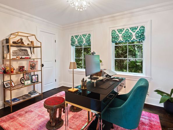 136 South Avenue, New Canaan CT 06840