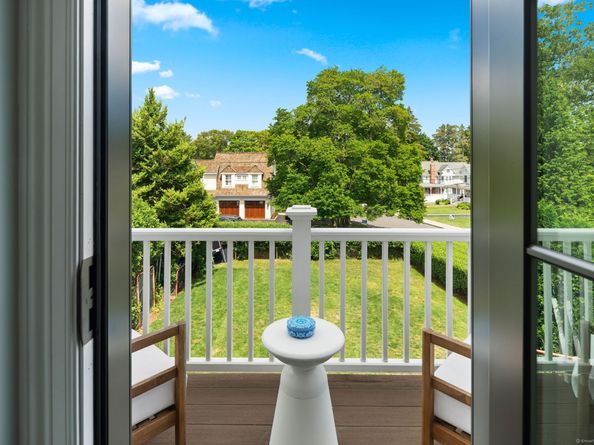 136 South Avenue, New Canaan CT 06840