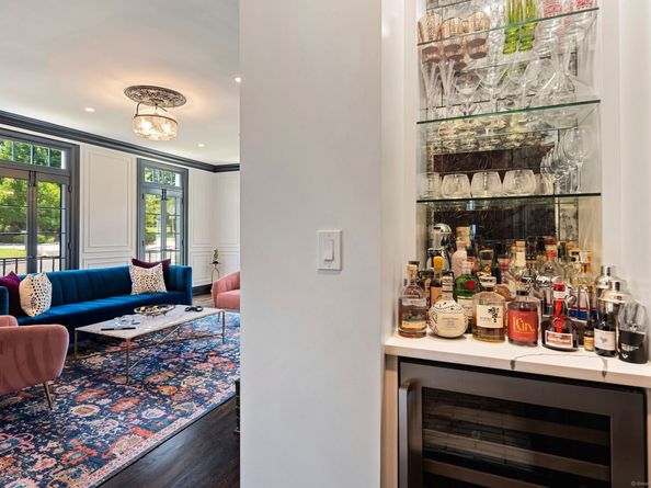 136 South Avenue, New Canaan CT 06840