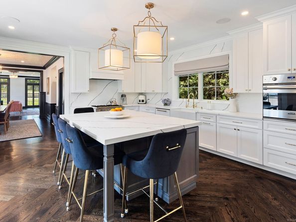 136 South Avenue, New Canaan CT 06840