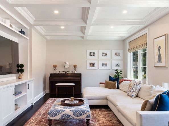 136 South Avenue, New Canaan CT 06840