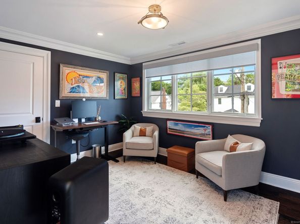 136 South Avenue, New Canaan CT 06840