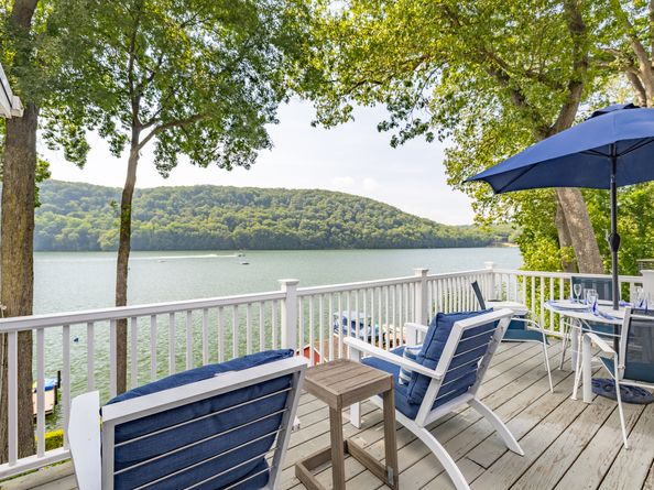 36 Waterview Drive, Danbury CT 06811