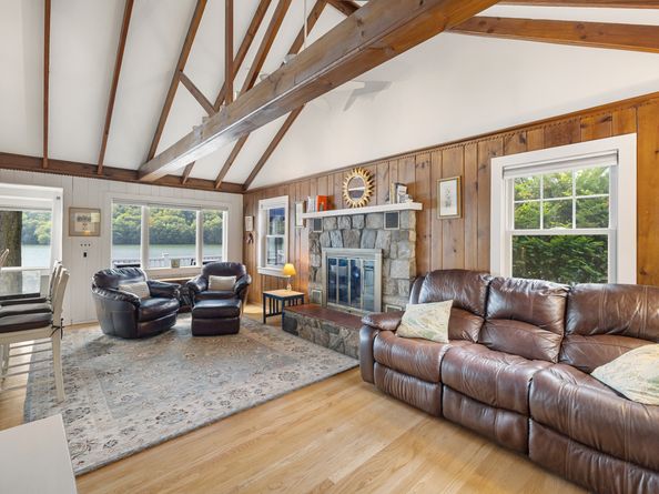 36 Waterview Drive, Danbury CT 06811