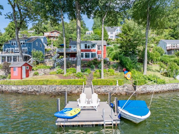 36 Waterview Drive, Danbury CT 06811